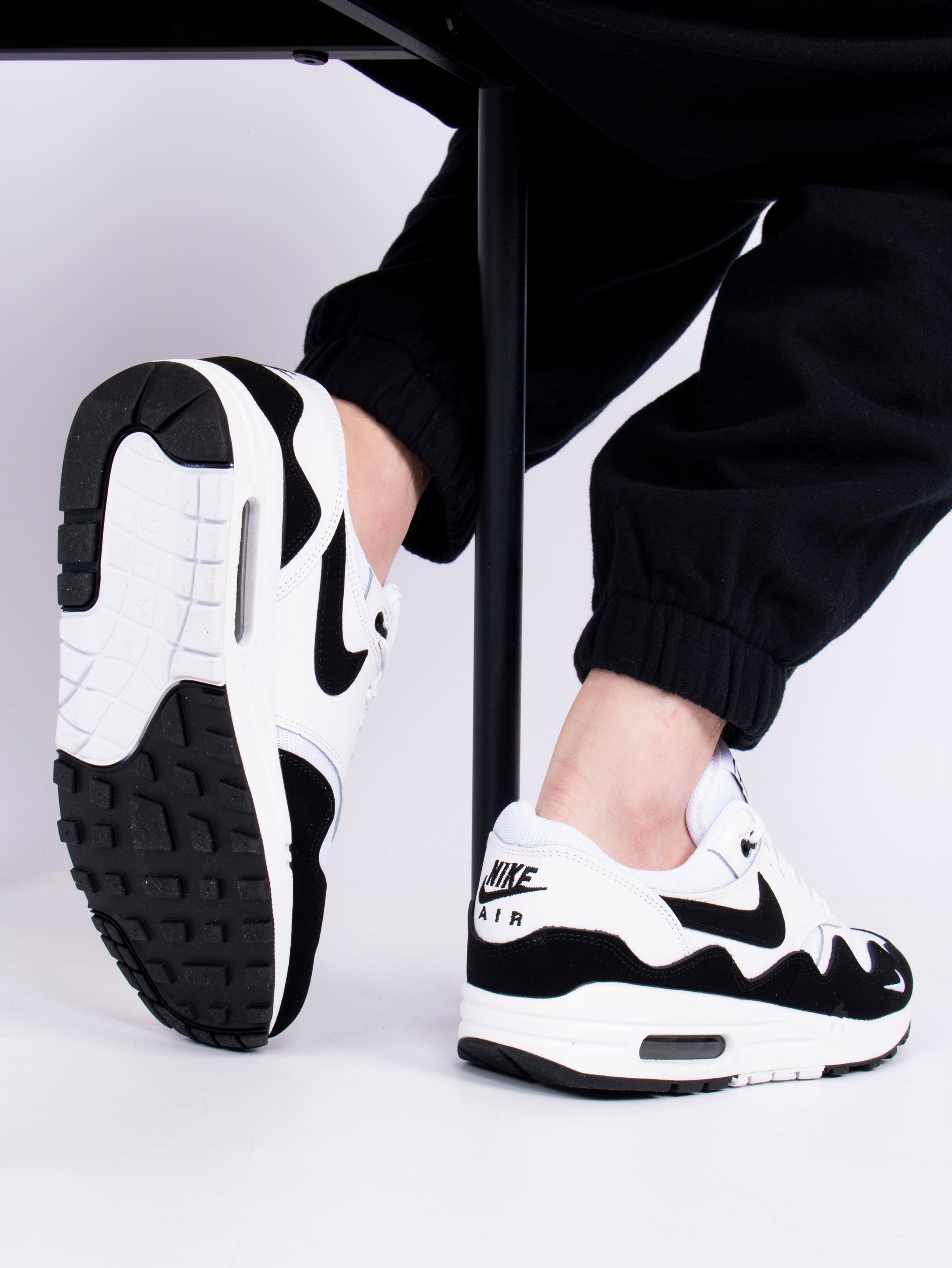 Nike Air Max 1 x Patta White / Black