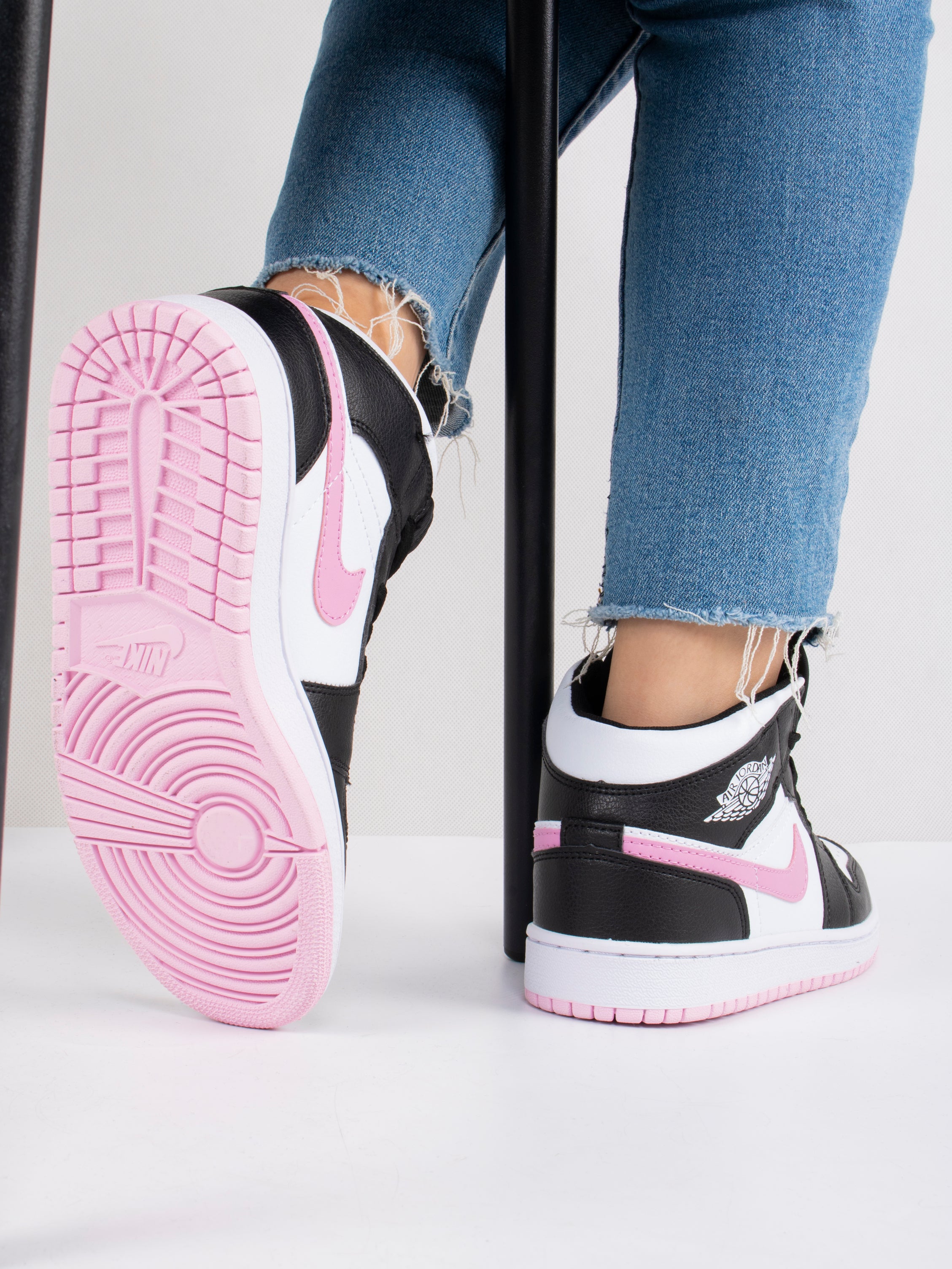 Nike Air Jordan 1 Mid Artic Pink Black Light