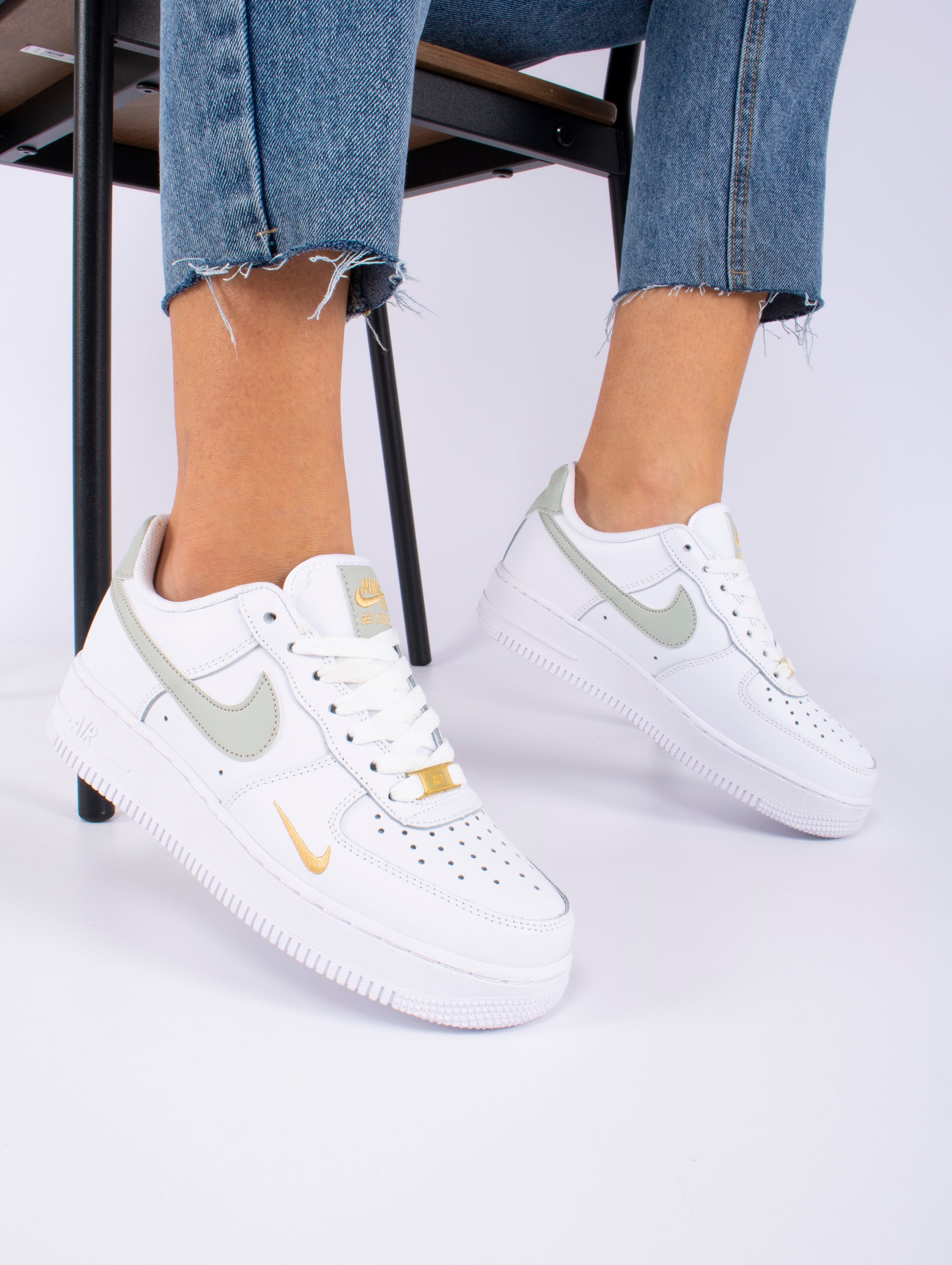 Nike Air Force 1 "golden sign"