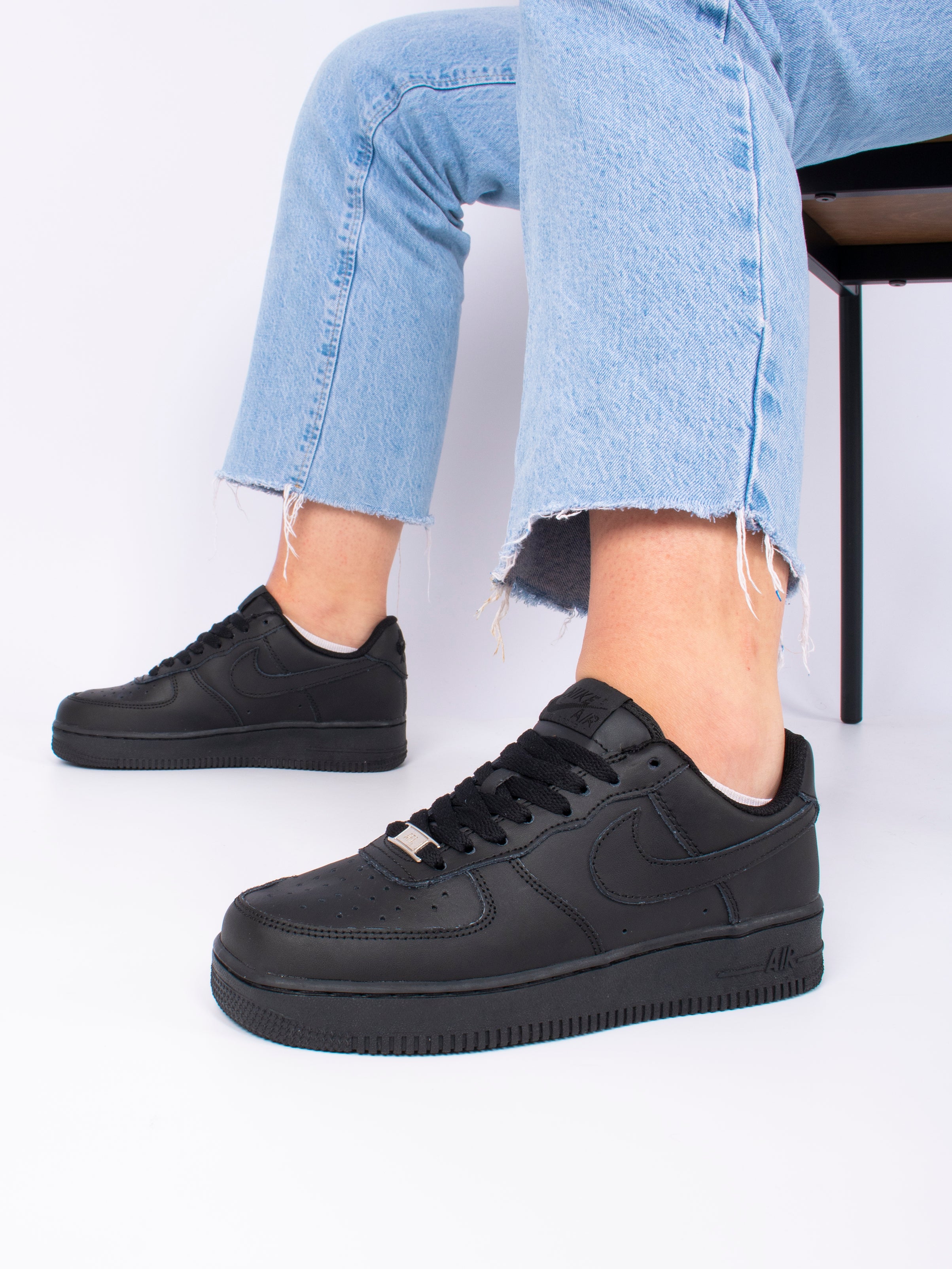Nike Air Force 1 LOW ALL BLACK